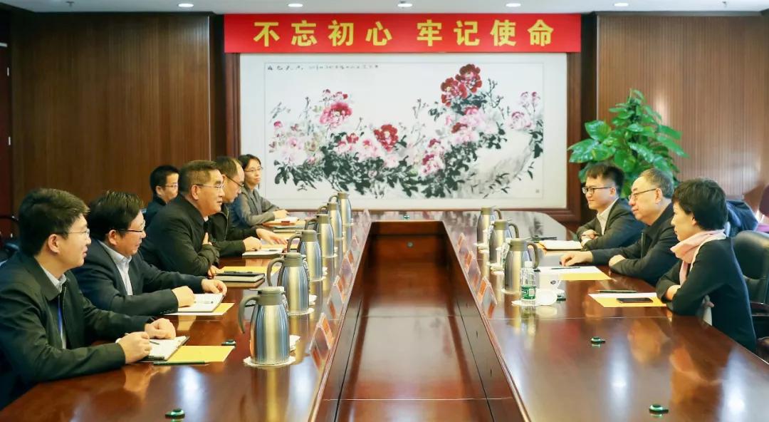 姜仁鋒會見中國國新黨委委員、總會計師劉學(xué)詩 