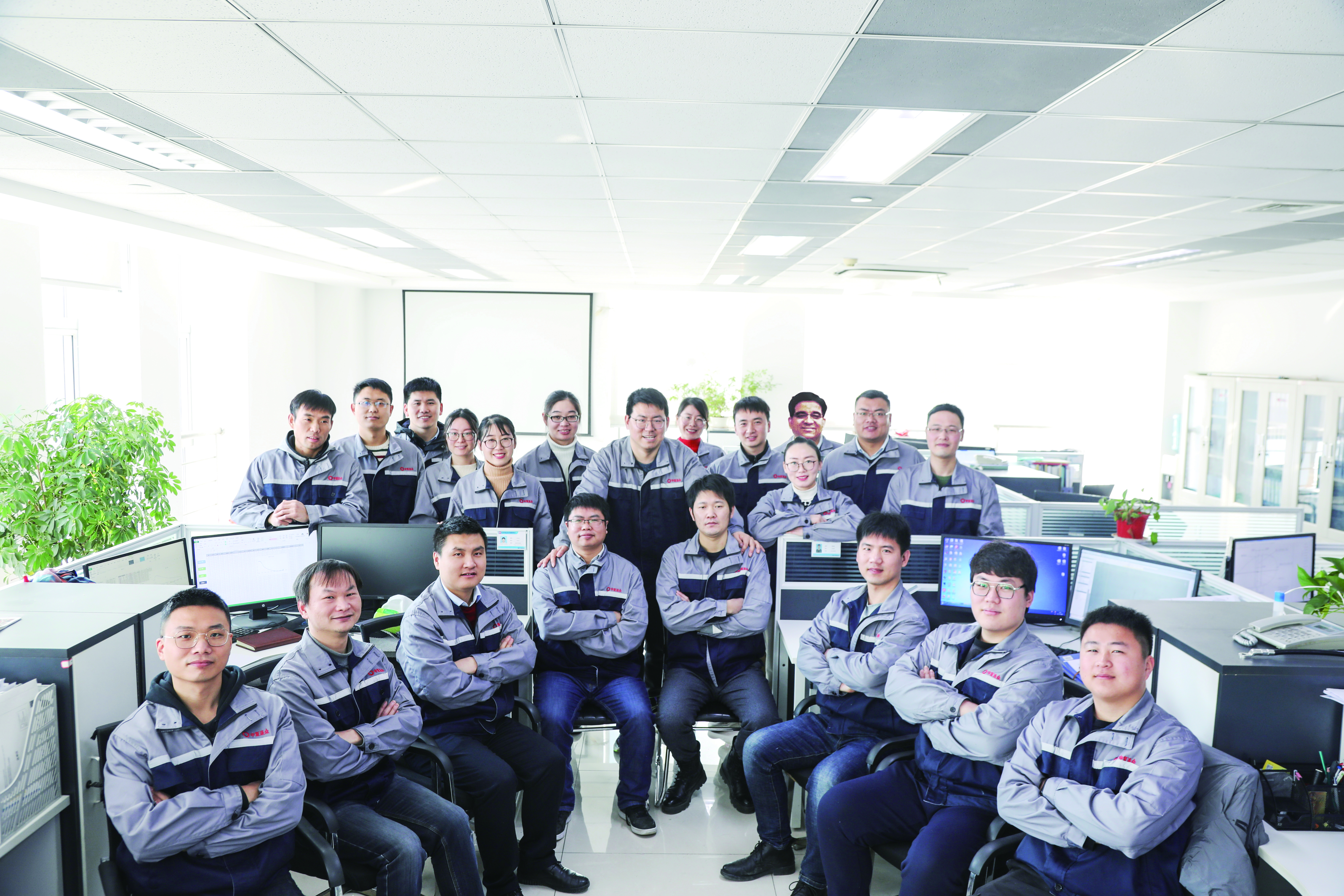 202109020940311630546831573333.jpg 研發(fā)部集體照_2021.01.18.jpg