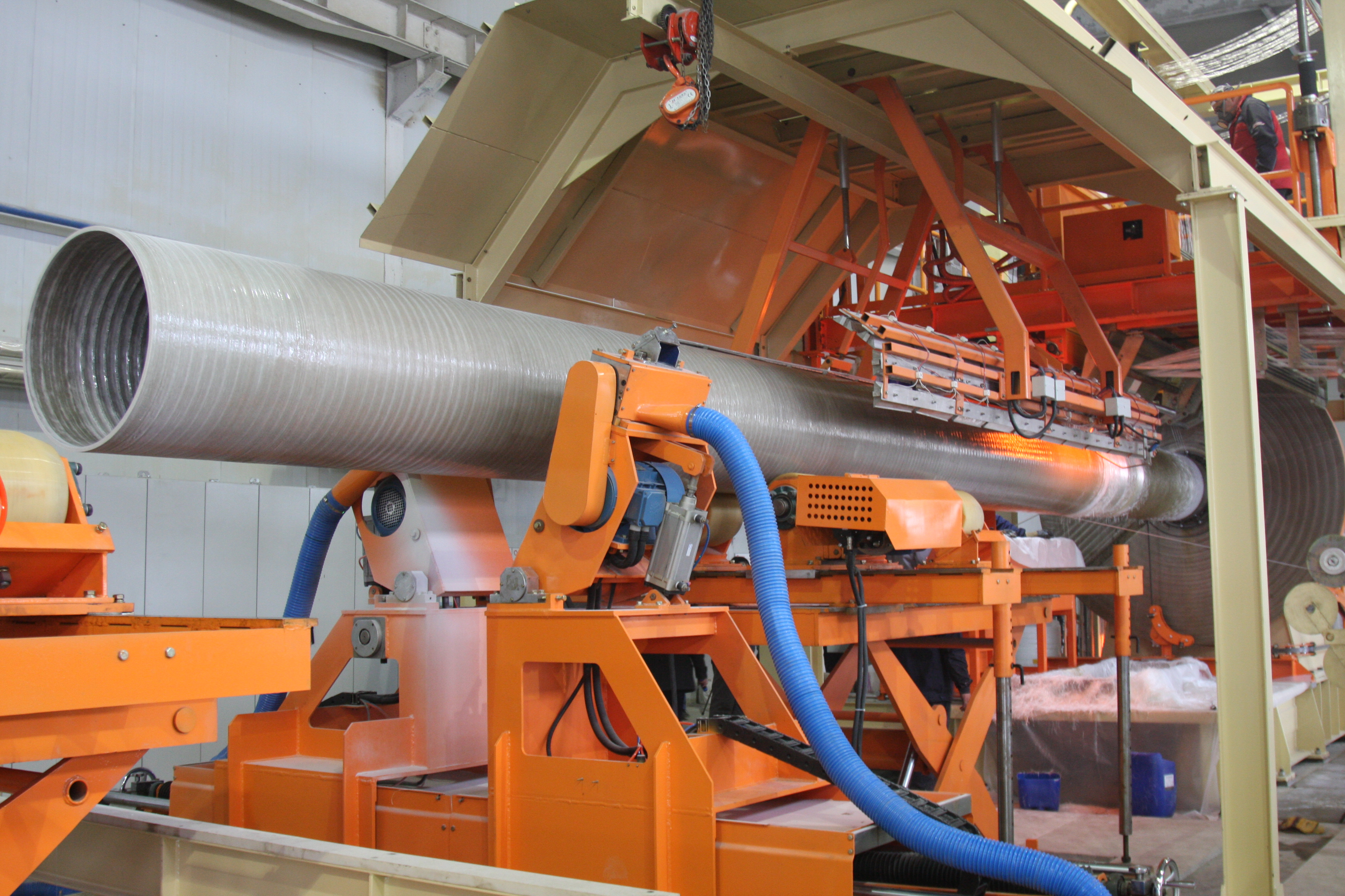 202406261404051719381845196780.jpg 連續(xù)纏繞玻璃鋼管道2.jpg